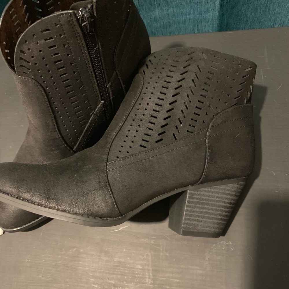 Black, cutout booties